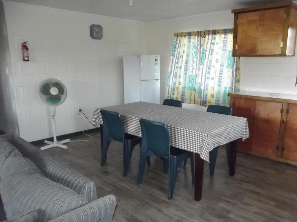 Green Lodge Holiday Homes นูคูอาโลฟา ห้อง รูปภาพ