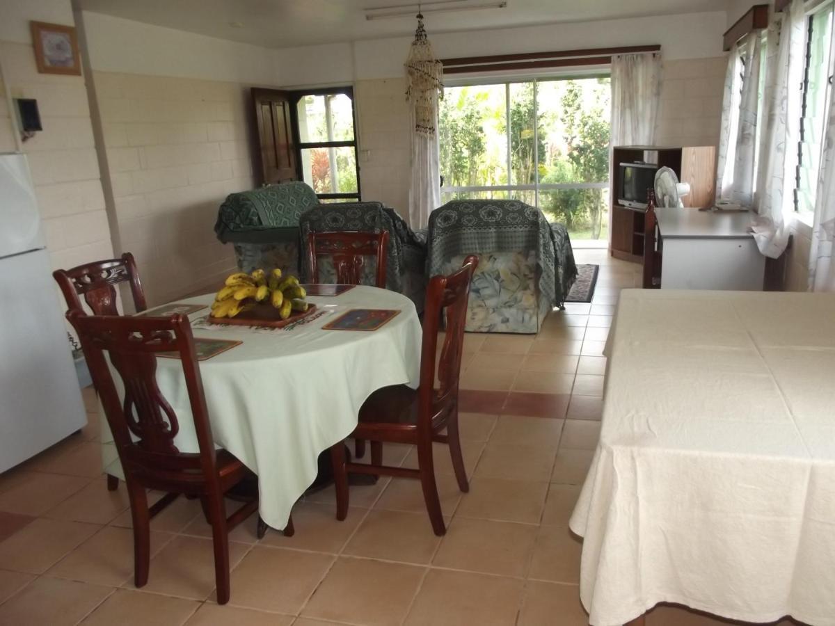 Green Lodge Holiday Homes นูคูอาโลฟา ห้อง รูปภาพ