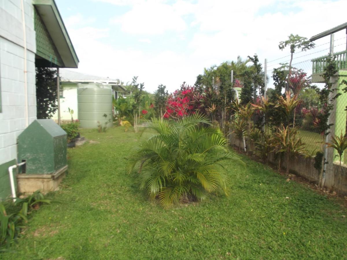 Green Lodge Holiday Homes นูคูอาโลฟา ห้อง รูปภาพ